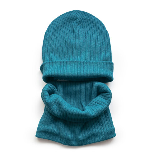 Hat and scarf for a girl